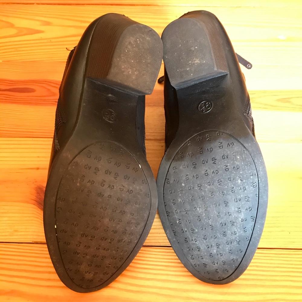 Dolce Vita Black Faux Leather Ankle Zip Boots, EUC, 9.5 - Picture 10 of 11